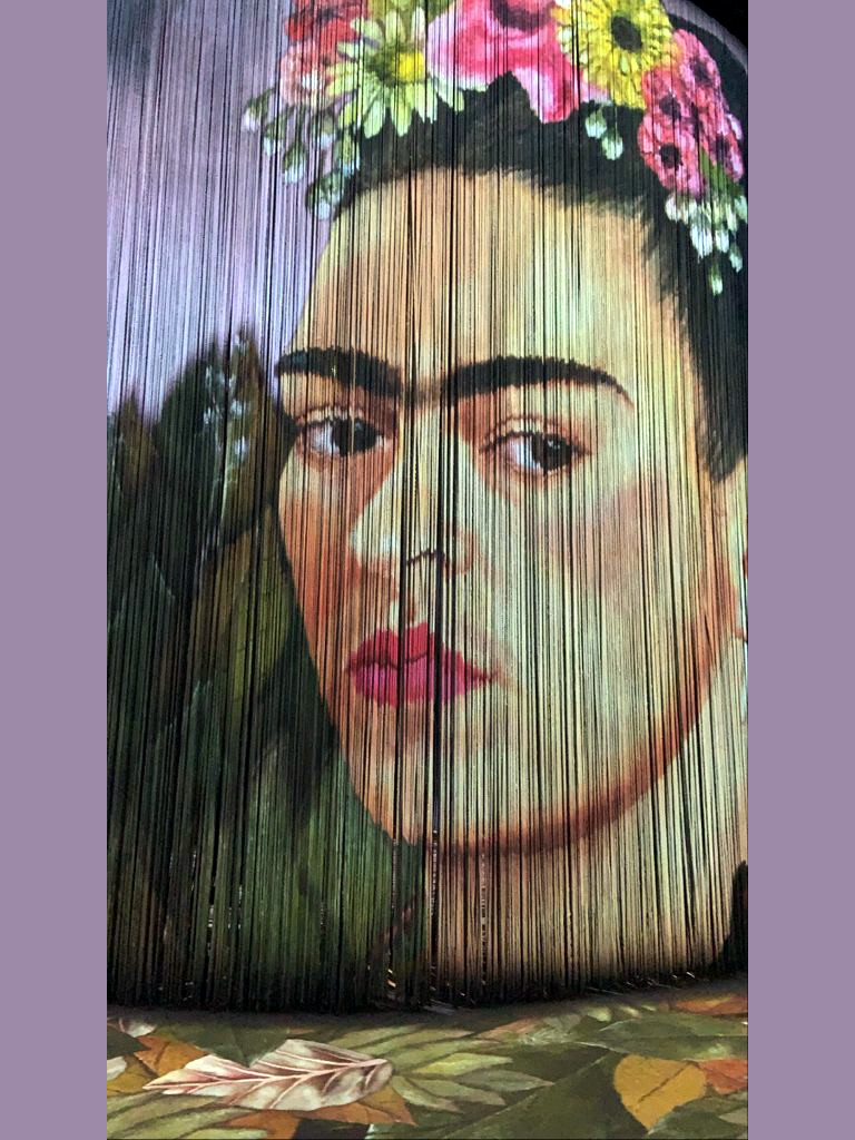 Proyecciones en Frida Inmersiva
