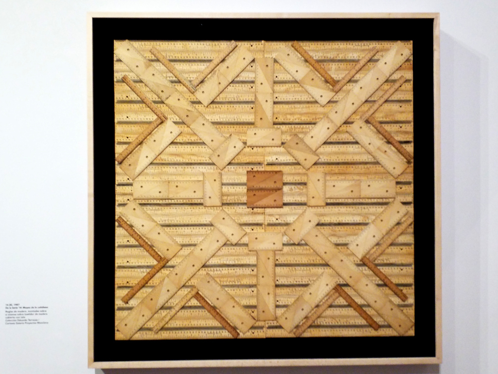 Bastidor de madera con reglas de madera