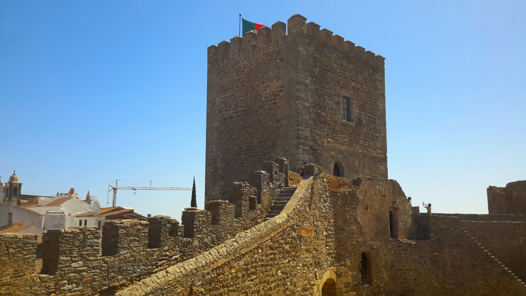Castillo Fortaleza Monzaras